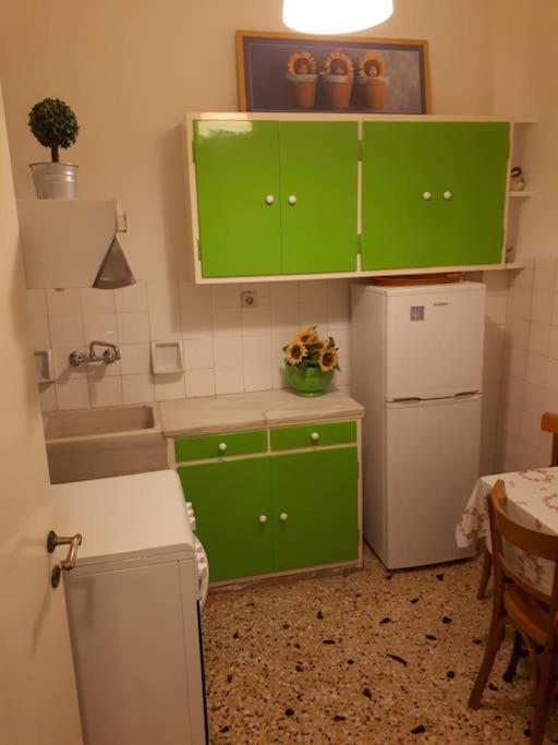 דירה Cozy Seaside לוטראקי